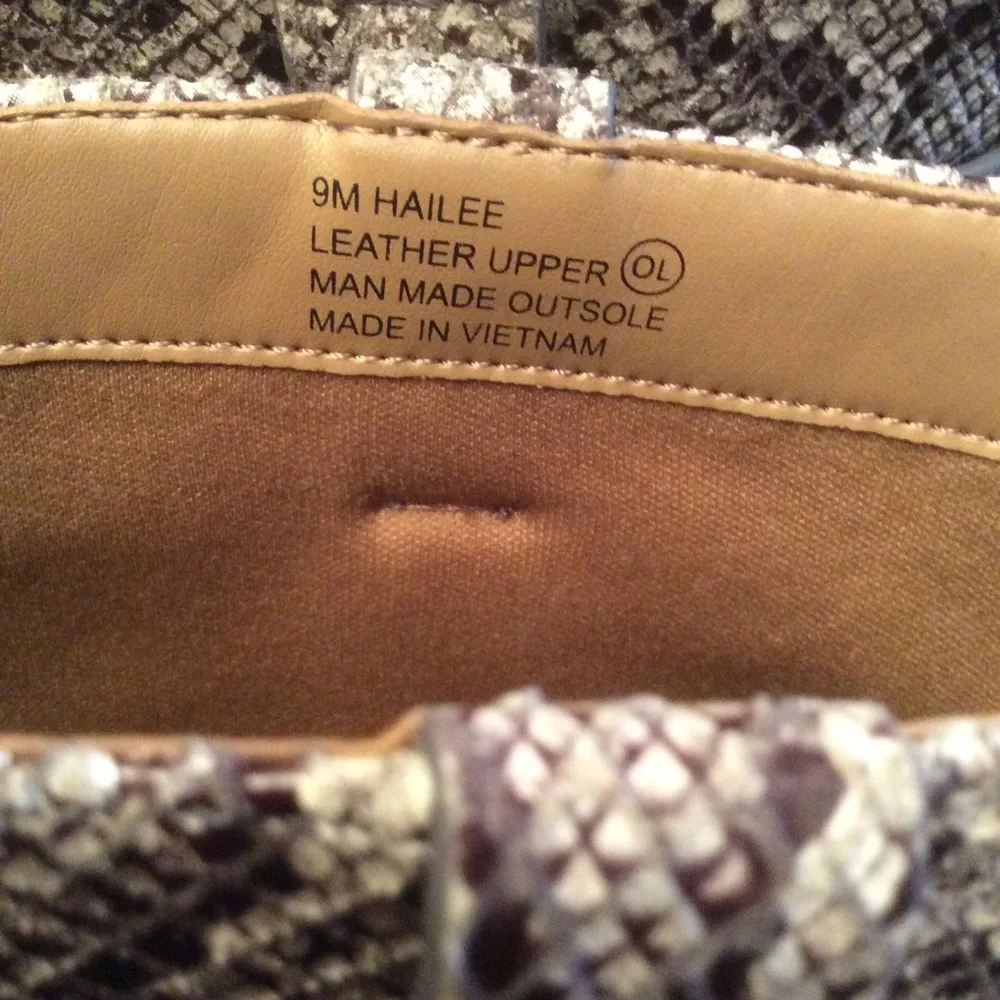 AEROSOLES nwot martha